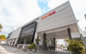Front One Resort Yogyakarta